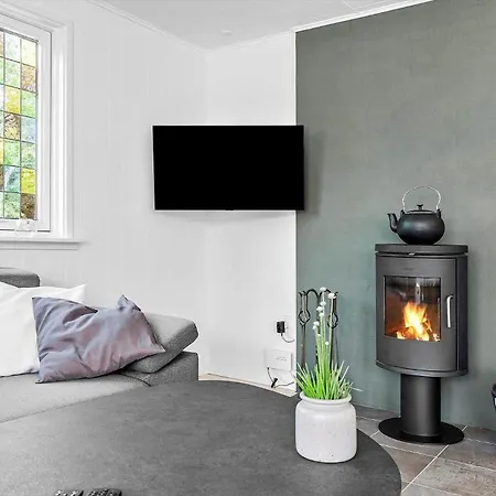 9010-aakirkeby-bjaelkeasen-5 * Vester Sømarken