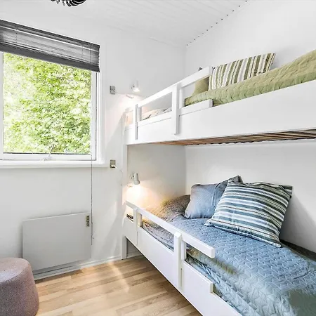 9010-aakirkeby-bjaelkeasen-5 *